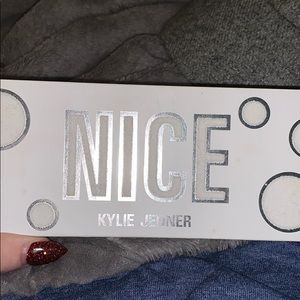 kylie jenner Nice eye shadow palette